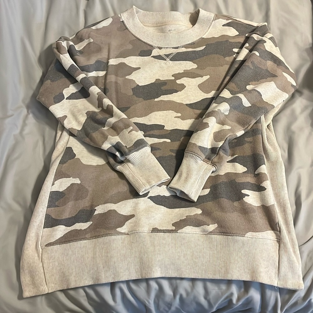 Brown camo sweatshirt
